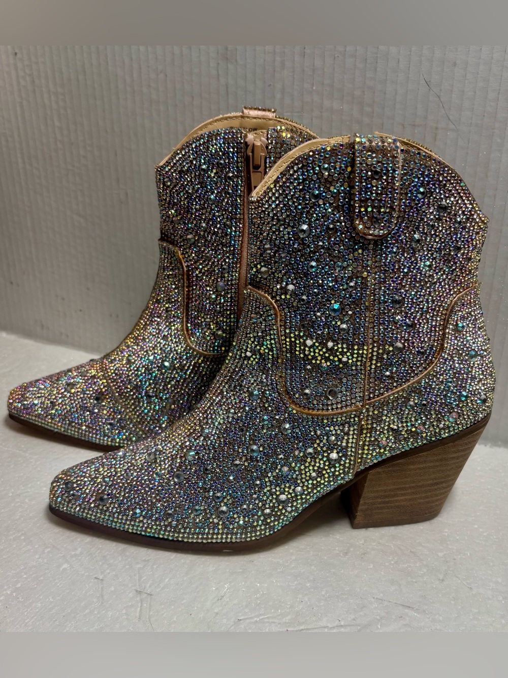 Harlow Rhinestone Boots NWON  Matisse Western Cowgirl Boots Clear Silver Size 6